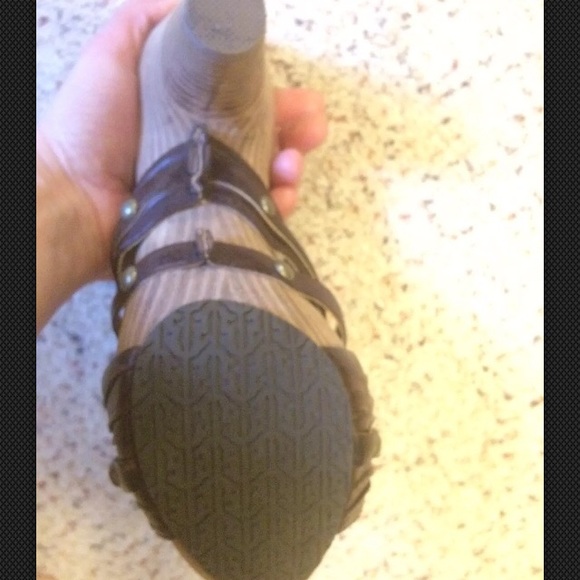 SOLD- Frye Reese Strappy Heel, Size 6.5, Brown - Picture 4 of 5